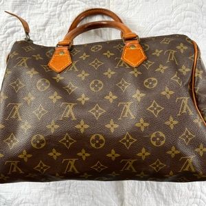 Vintage authentic Louis Vuitton speedy bag